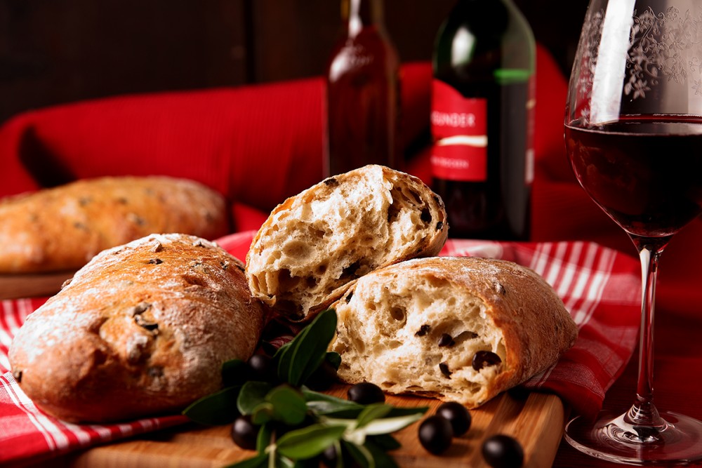 Oliven-Ciabatta – Frisch gebacken, mediterran und herzhaft